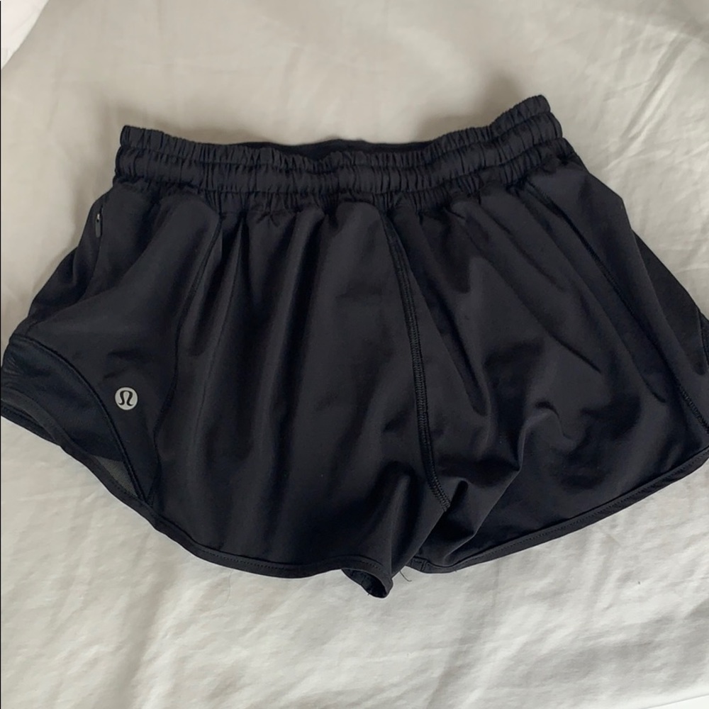 Lululemon shorts (black)